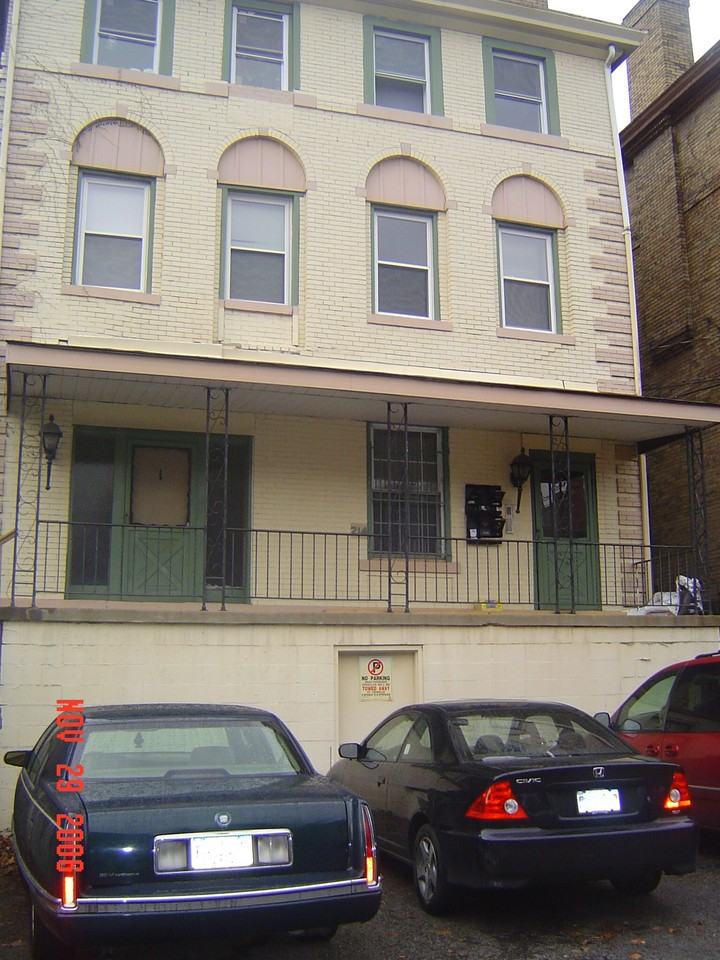 Stratford 214 - Photo 2 of 21