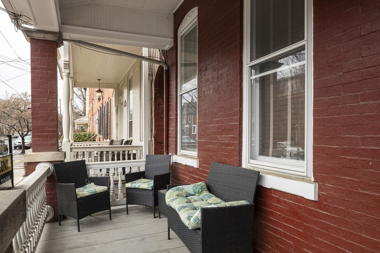 543 West Chestnut Street - Photo 3 of 27