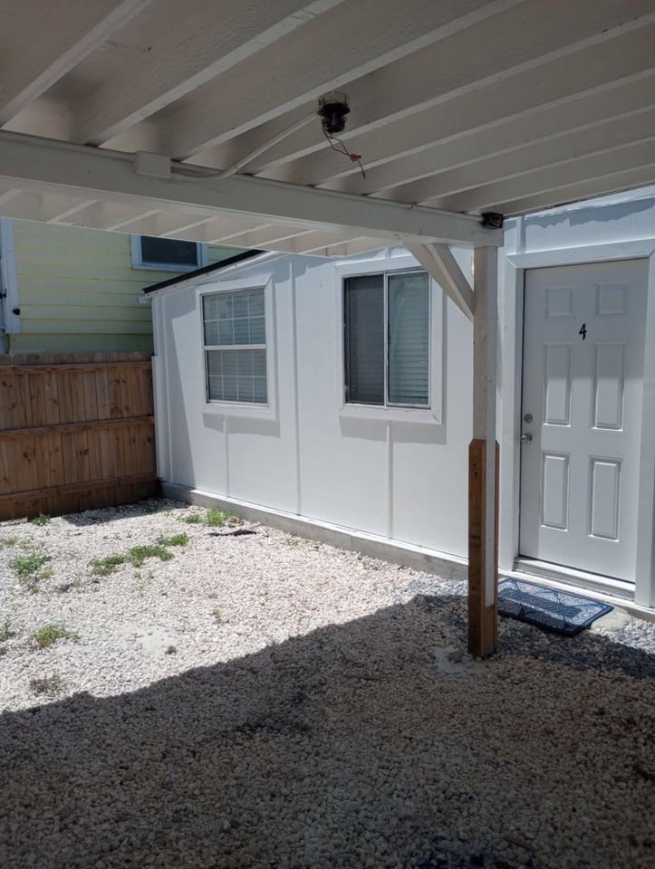 26 South Oleander Avenue - Photo 2 of 9