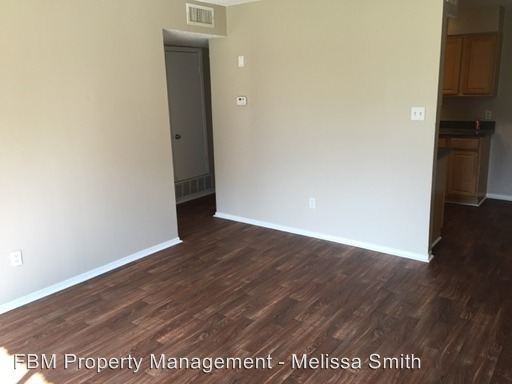 300 N Wells Ave - Photo 2 of 28