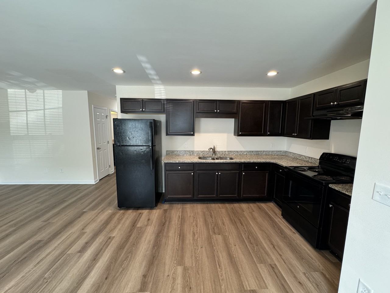 407 Edwards Avenue - Photo 3 of 9