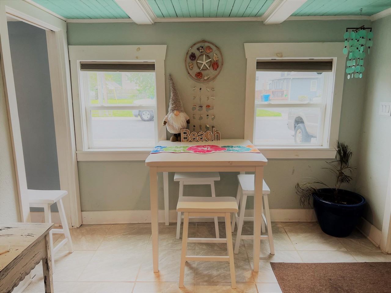 615 15th Street - Photo 4 of 10