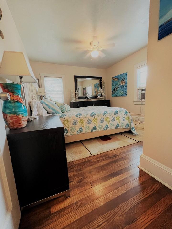 615 15th St #2 - Photo 6 of 10