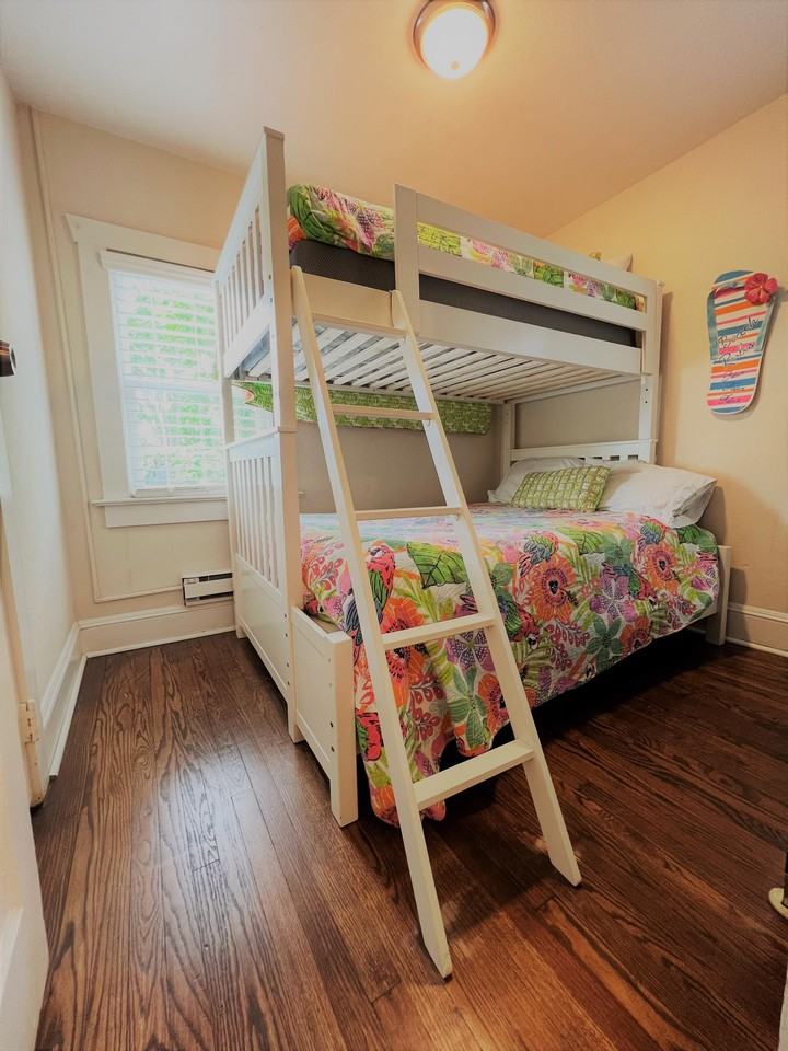 615 15th St #2 - Photo 7 of 10