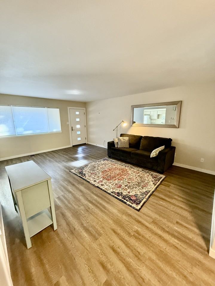 744 Zion Street - Photo 4 of 10