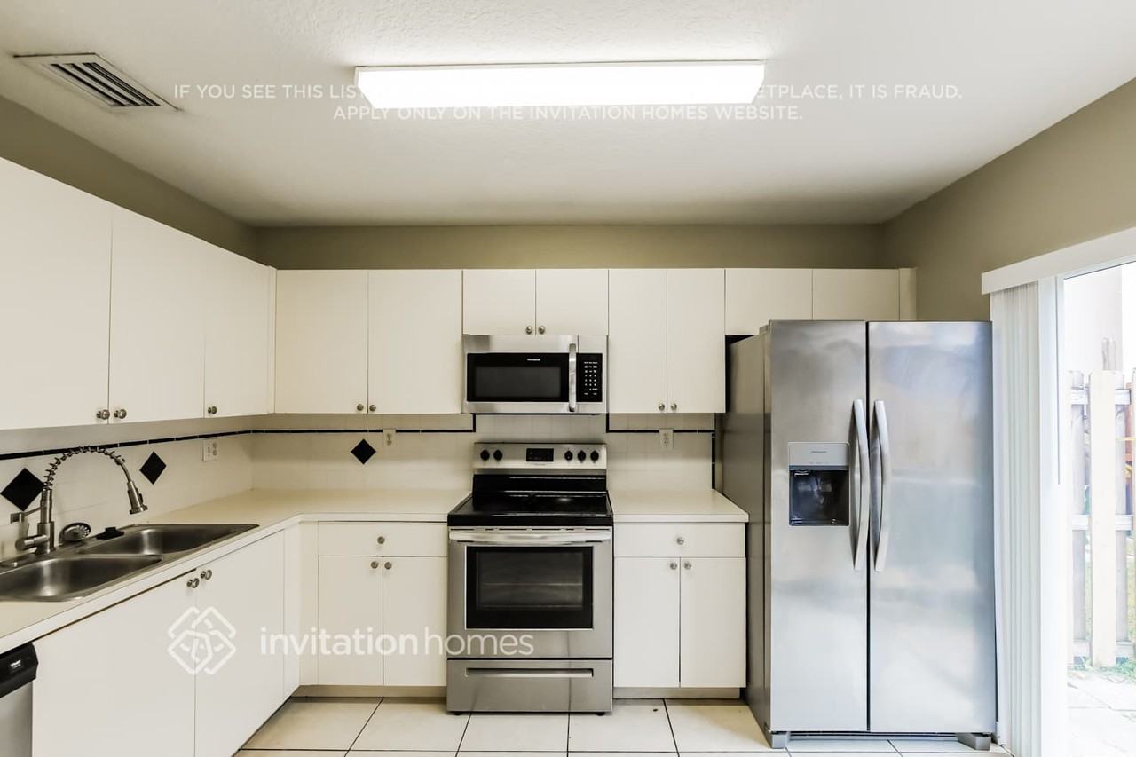 5937 Sw 163rd Ave - Photo 7 of 18