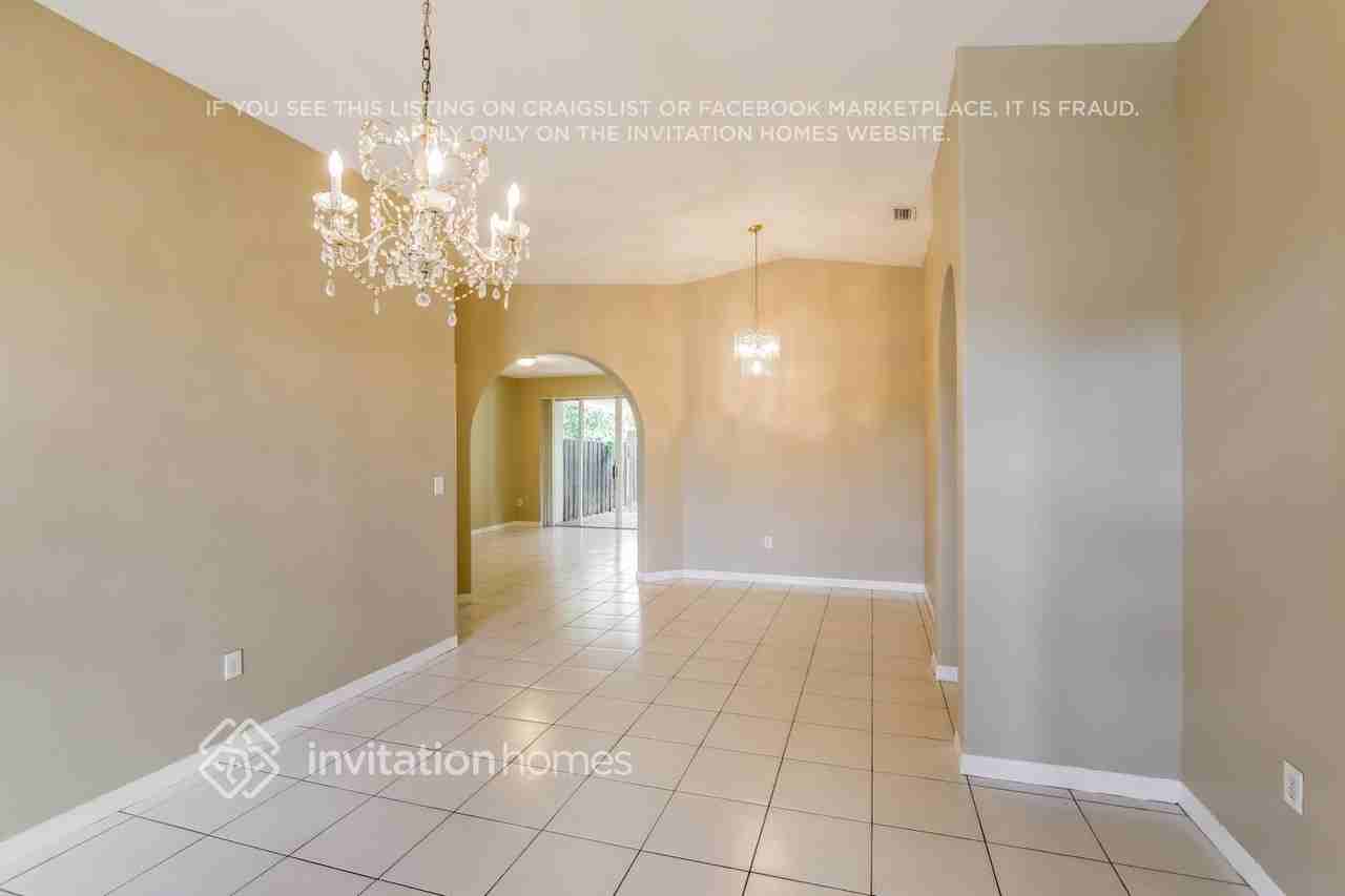 16880 Sw 141st Ct - Photo 4 of 17