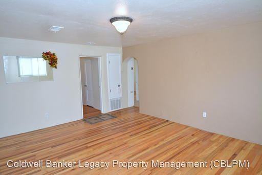 1214 Amado St NW - Photo 3 of 22