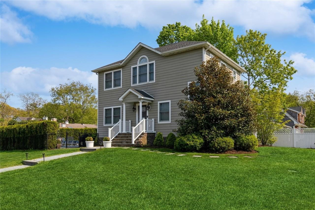 300 Fiddler Ln - Photo 3 of 21