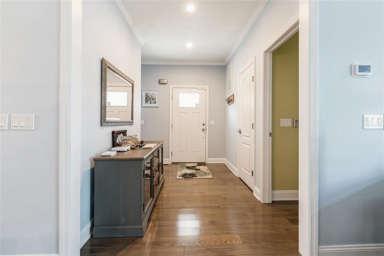 300 Fiddler Ln - Photo 4 of 21