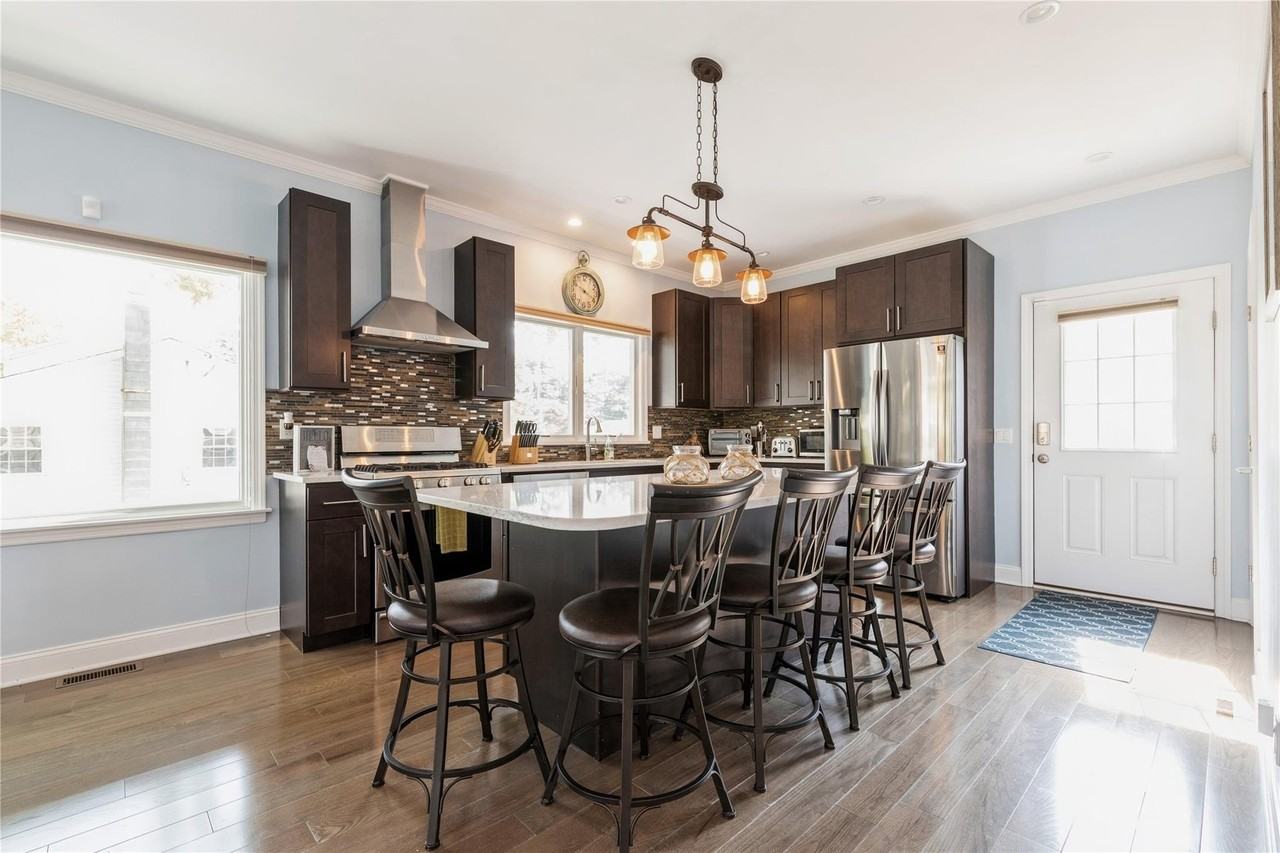 300 Fiddler Ln - Photo 7 of 21