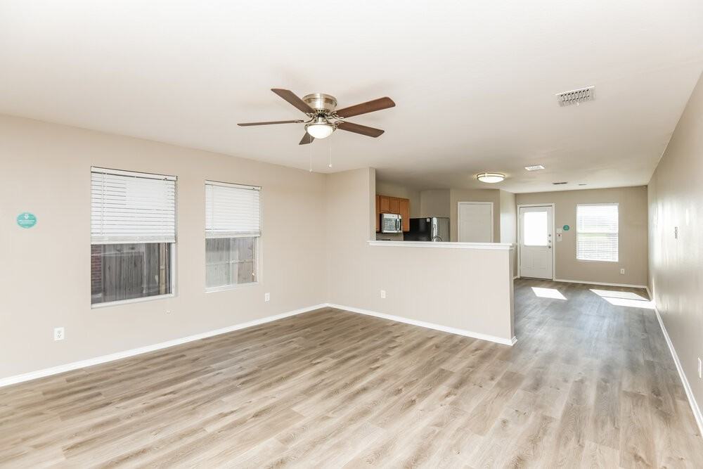 12933 Kelly Dr - Photo 4 of 16