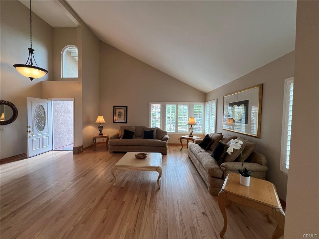 21771 Twinford Dr - Photo 3 of 8