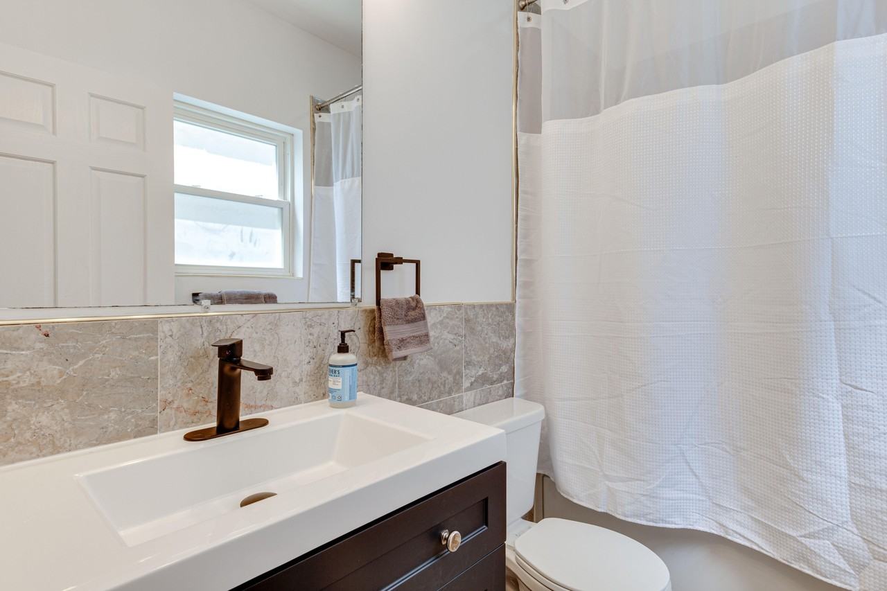 W Huron St - Photo 2 of 8