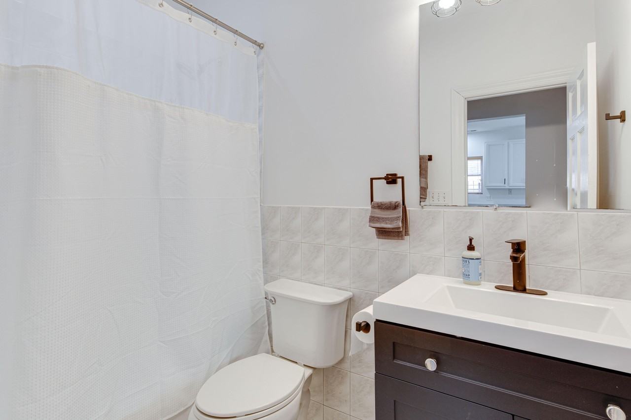 W Huron St - Photo 3 of 8