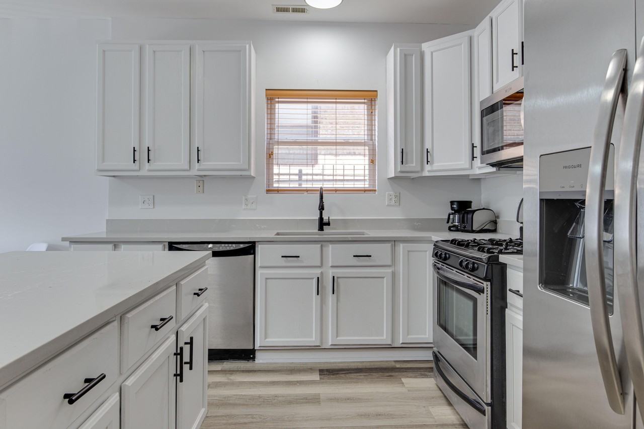 W Huron St - Photo 6 of 8