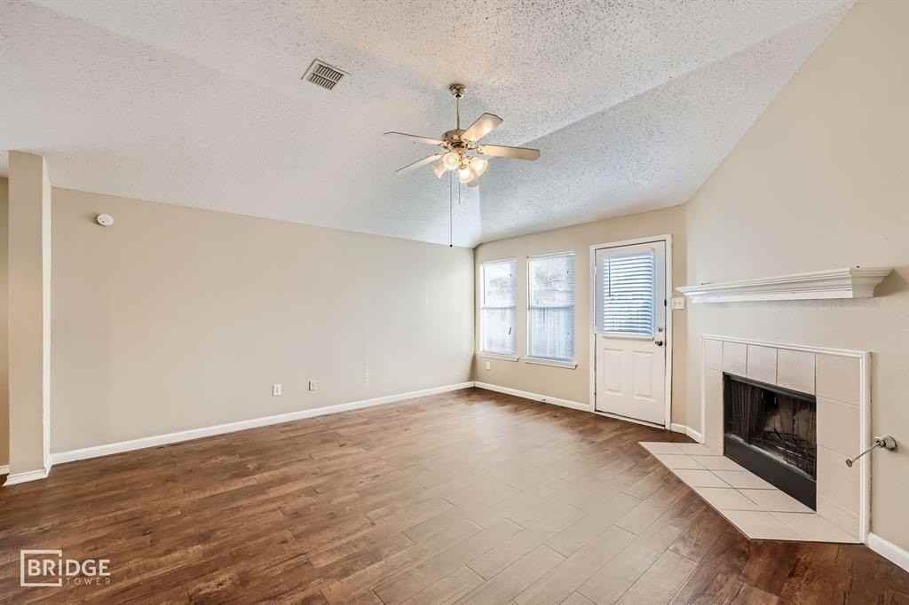 2210 Sumac Dr - Photo 5 of 20