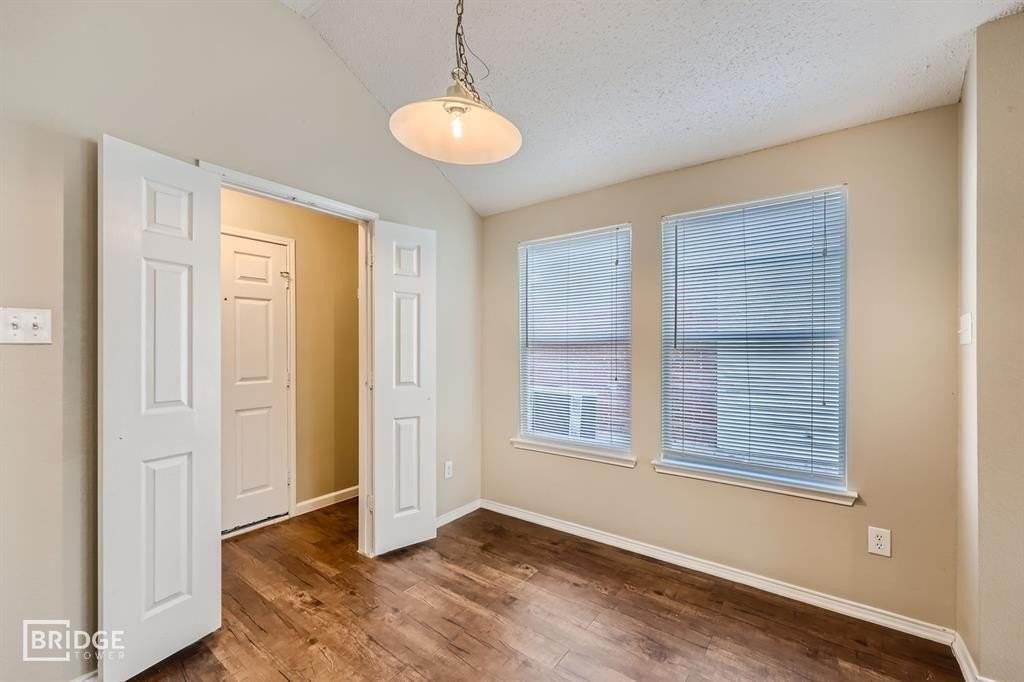 2210 Sumac Dr - Photo 7 of 20