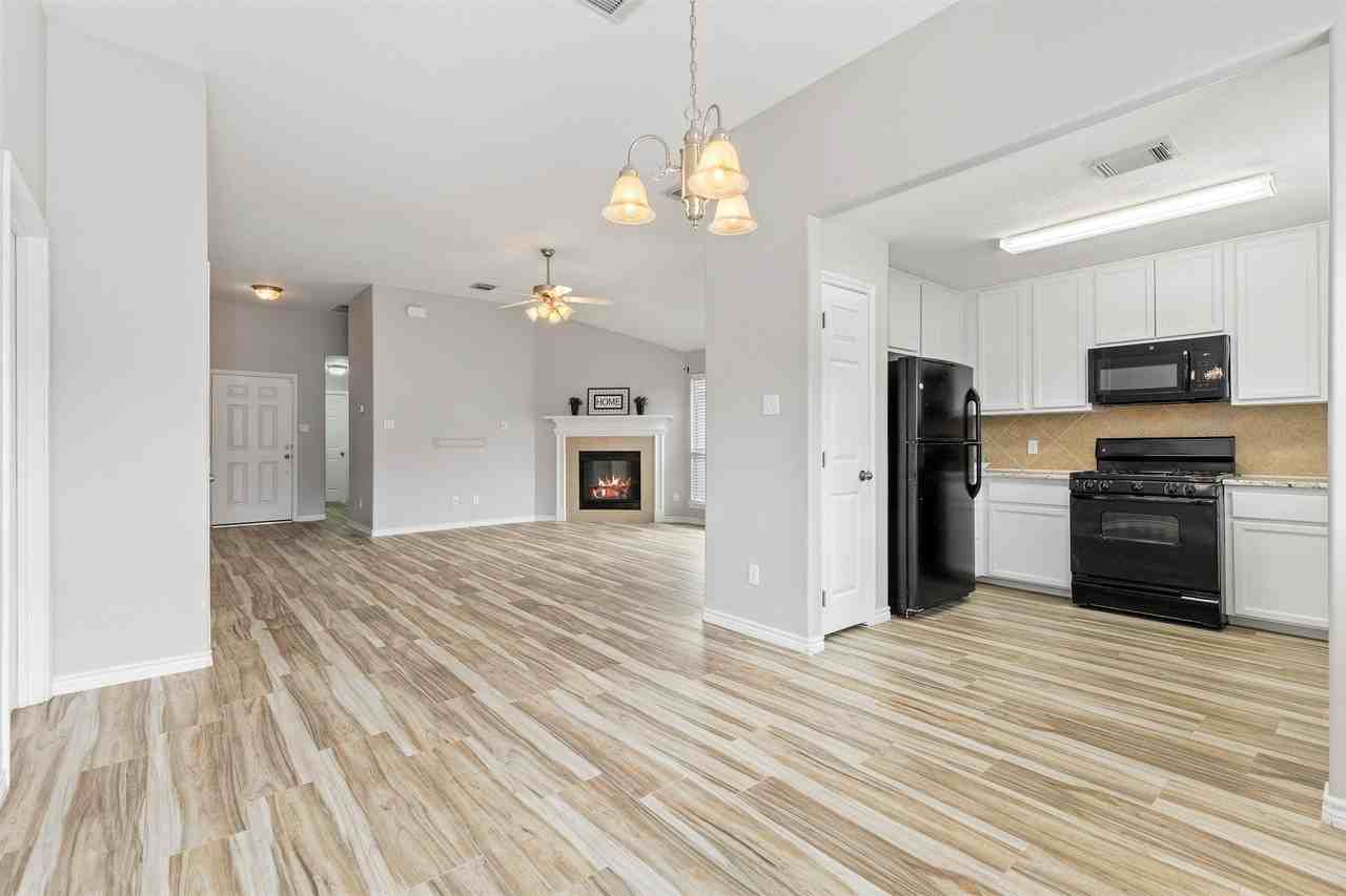 15831 Little Miss Creek Dr - Photo 5 of 26