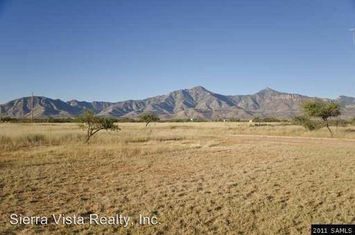 7663 E Larson Rd - Photo 3 of 33