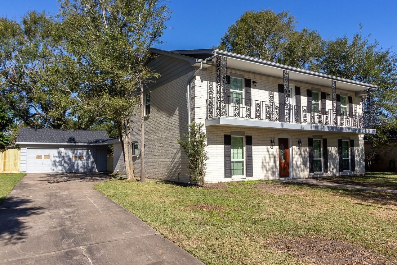 115 Royal Dr - Photo 2 of 38