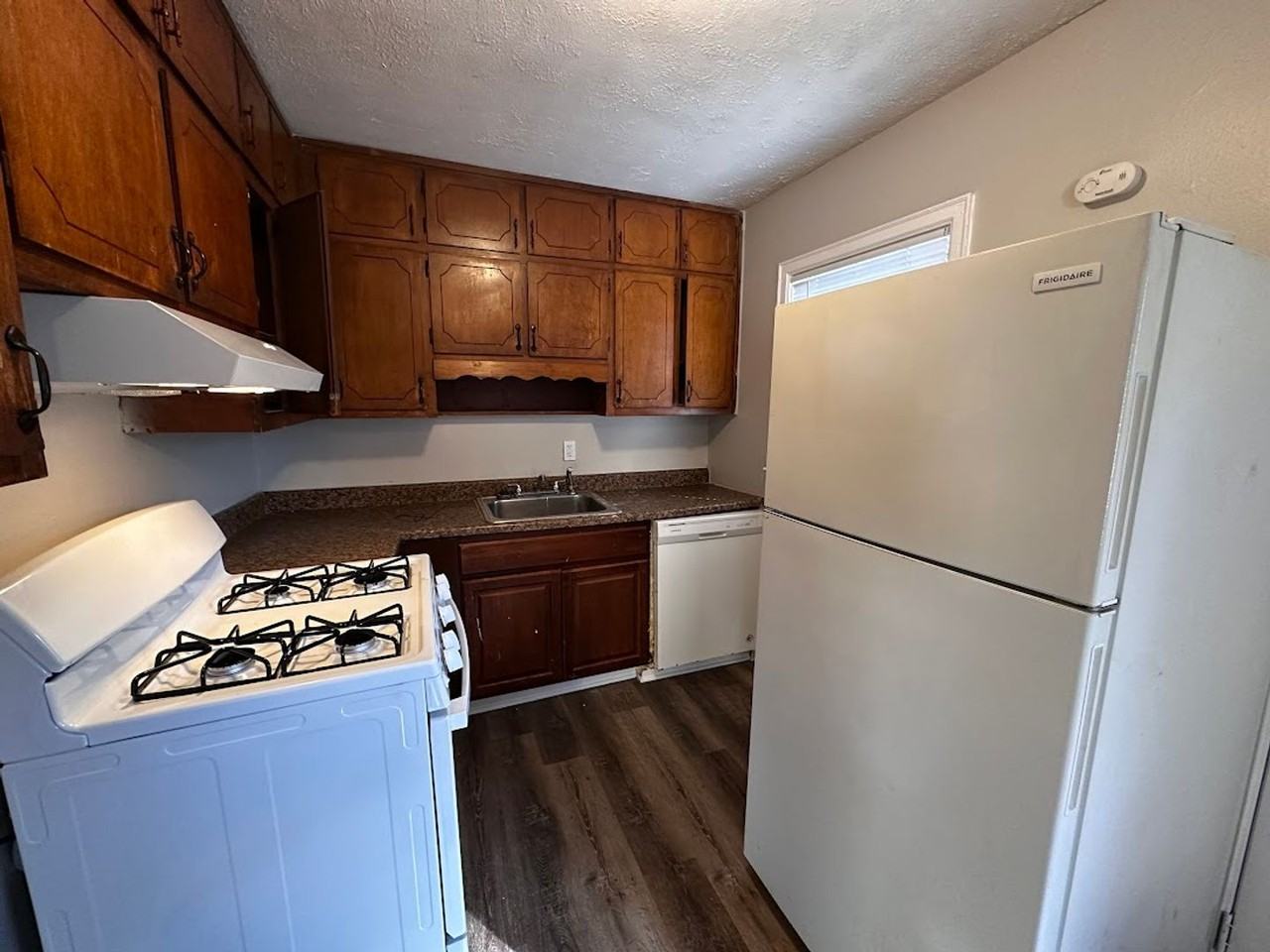3197 Canary Ct - Photo 2 of 7