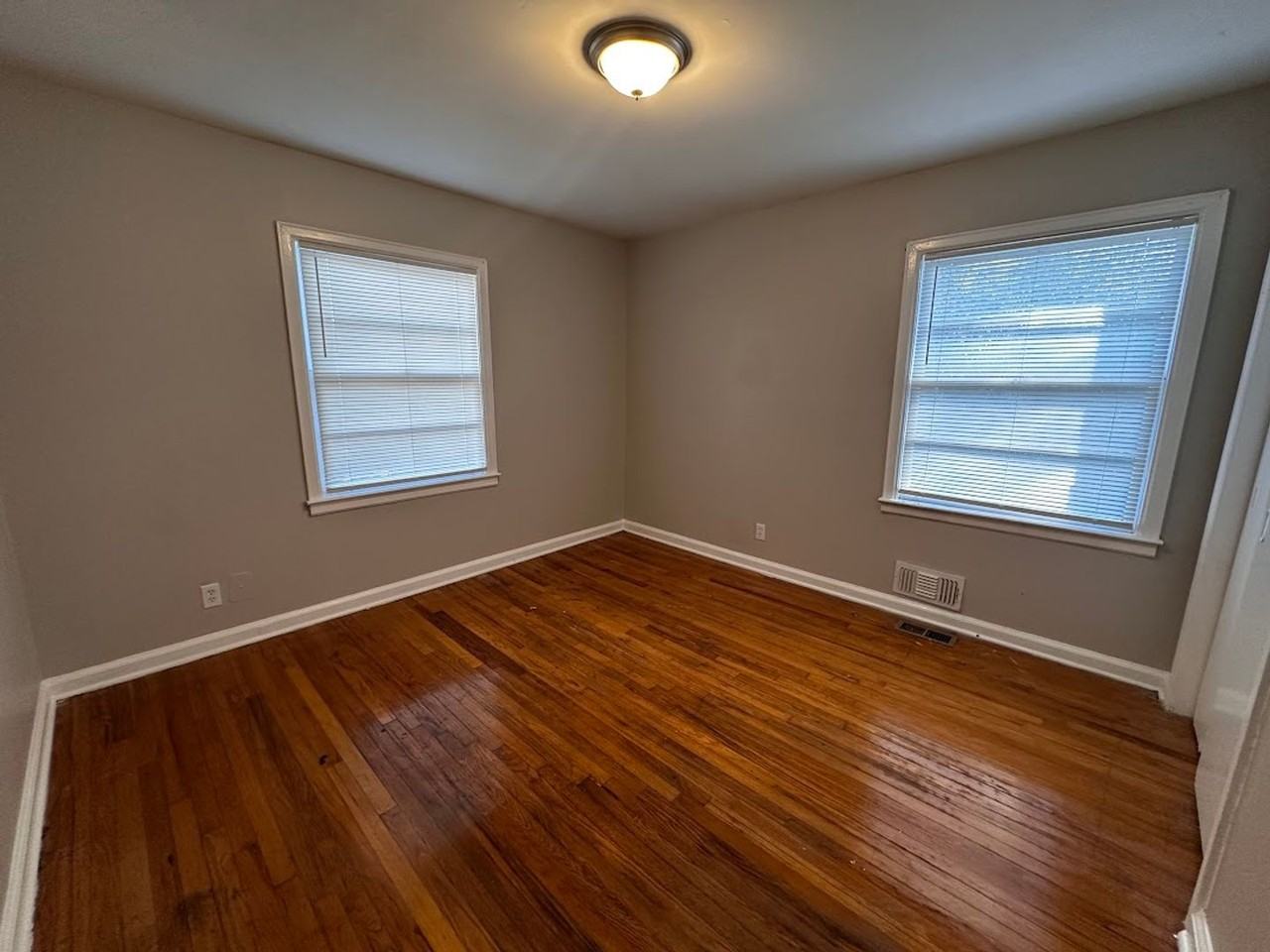 3197 Canary Ct - Photo 3 of 7