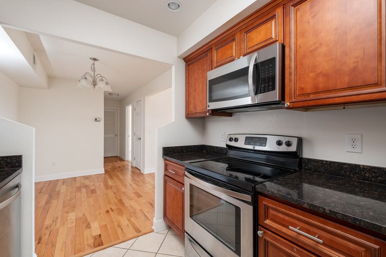 Turtle Creek Condos - Photo 5 of 15