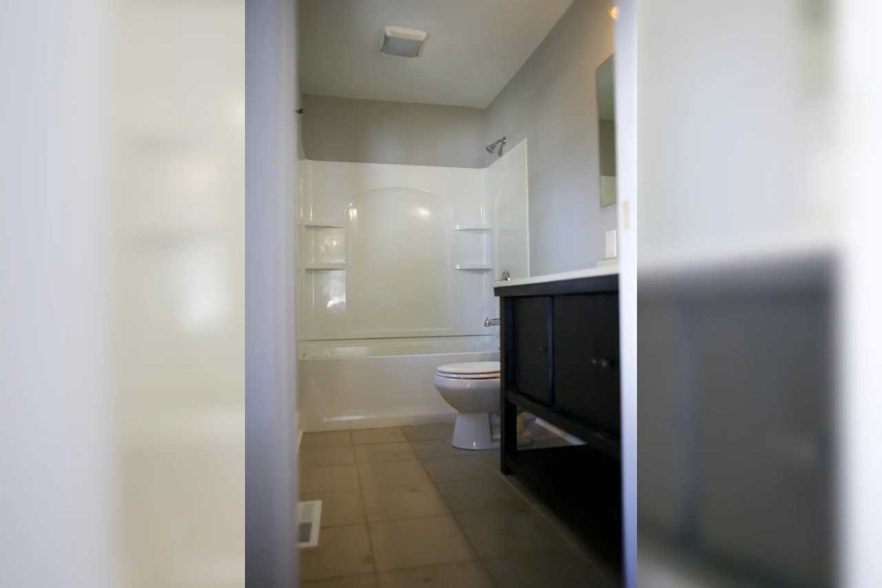 626 Thurston St - Photo 2 of 11