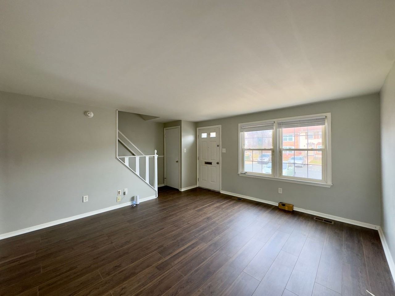5371 King Arthur Cir - Photo 4 of 27
