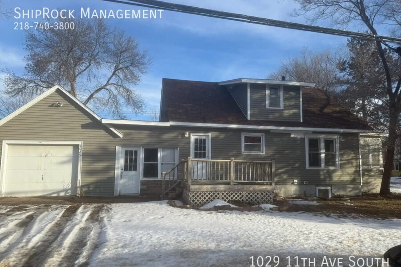 1029 11th Ave S - Photo 2 of 24