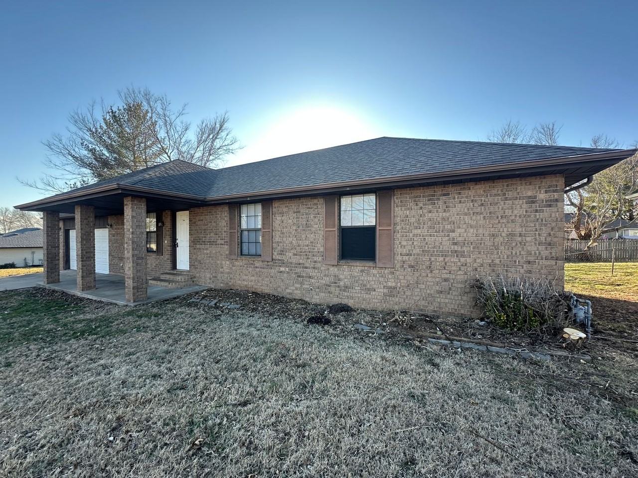 707 S Poplar St - Photo 3 of 21
