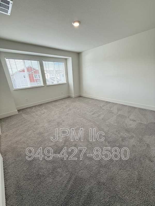 7930 Evaporite Dr - Photo 7 of 17