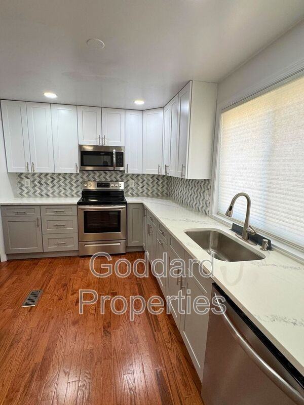 7193 Talisman Ln - Photo 3 of 26