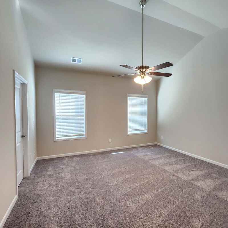 107 Culver St - Photo 3 of 22