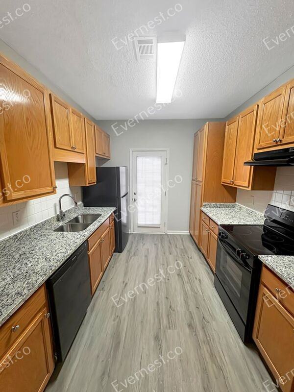 8669 Thomas Rd - Photo 2 of 21