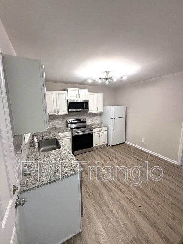 630 N Taylor St - Photo 6 of 20