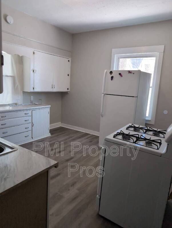 2132 N 40th St - Photo 3 of 16