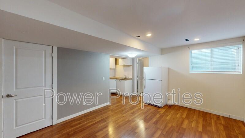 148 Skyview Point Green Ne Lowr - Photo 2 of 14