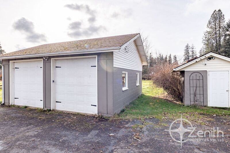 4508 Ne 174th St - Photo 7 of 50