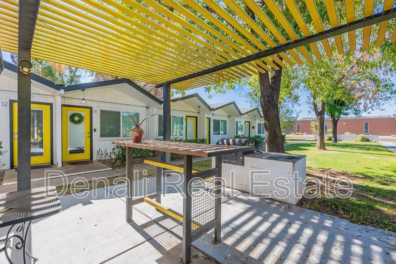 2309 S College Ave #17 - Photo 6 of 36