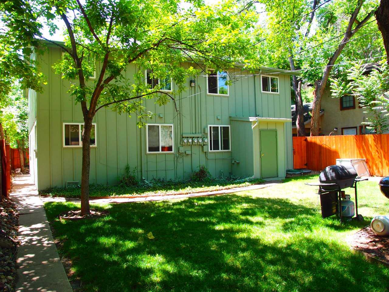 2437 Spruce St - Photo 3 of 4