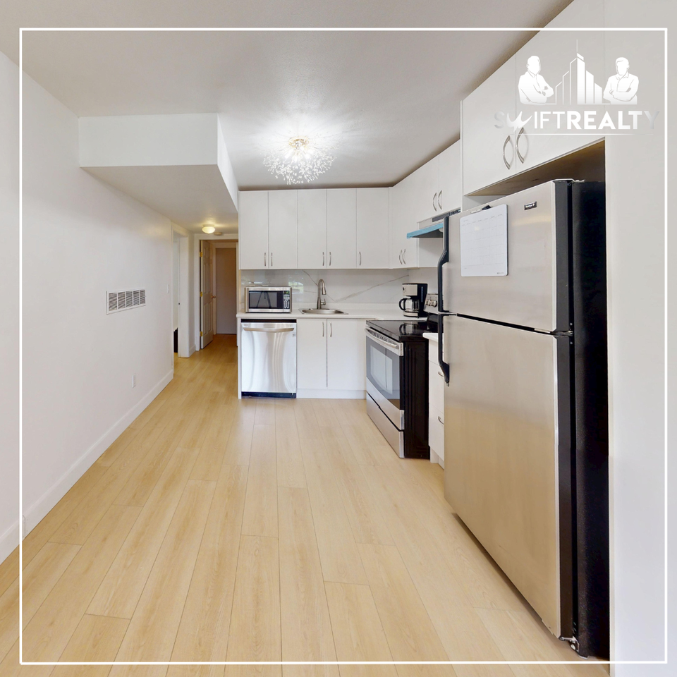 1883 Westover Rd - Photo 3 of 9