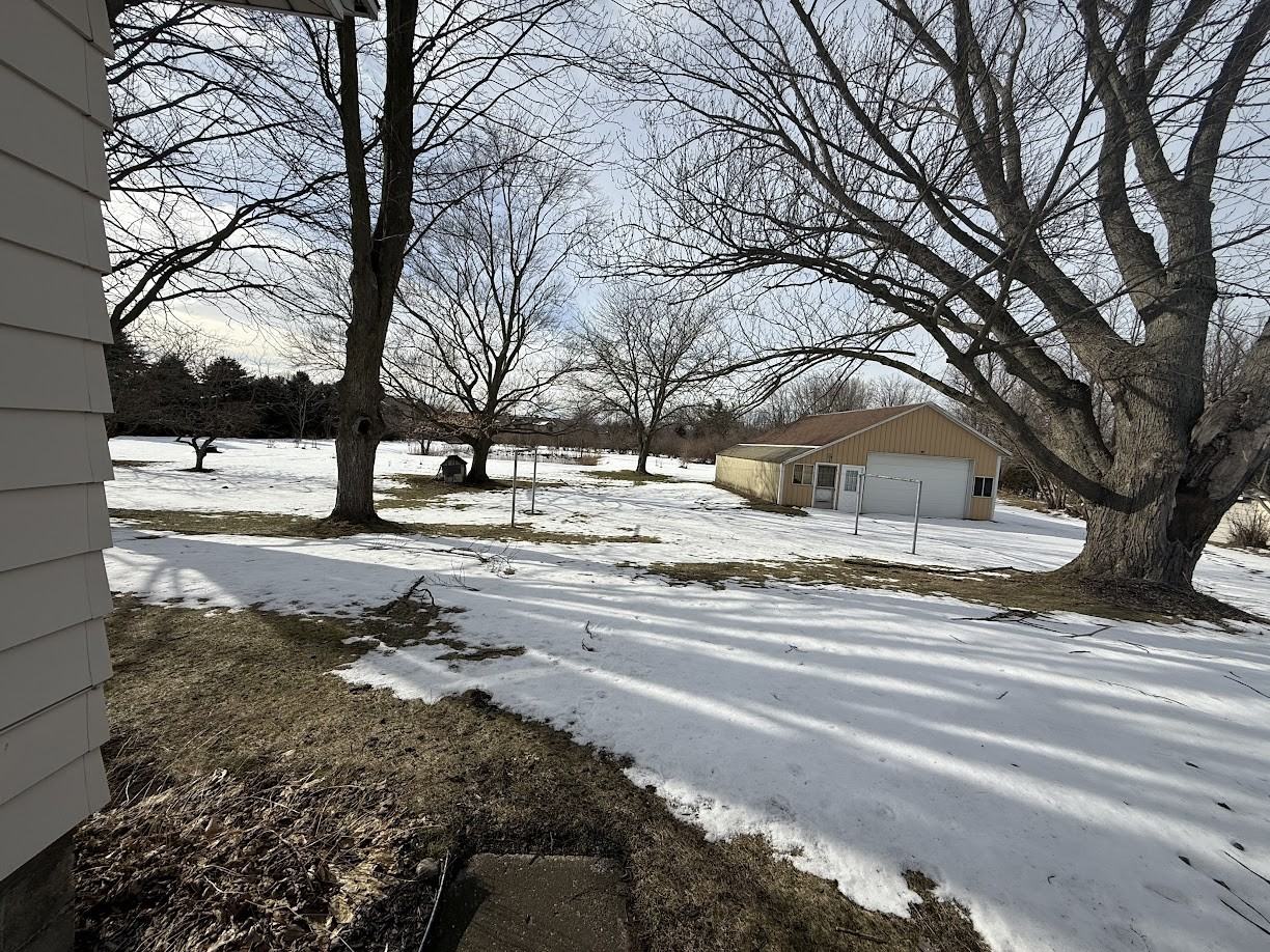 3385 120th Ave - Photo 3 of 39