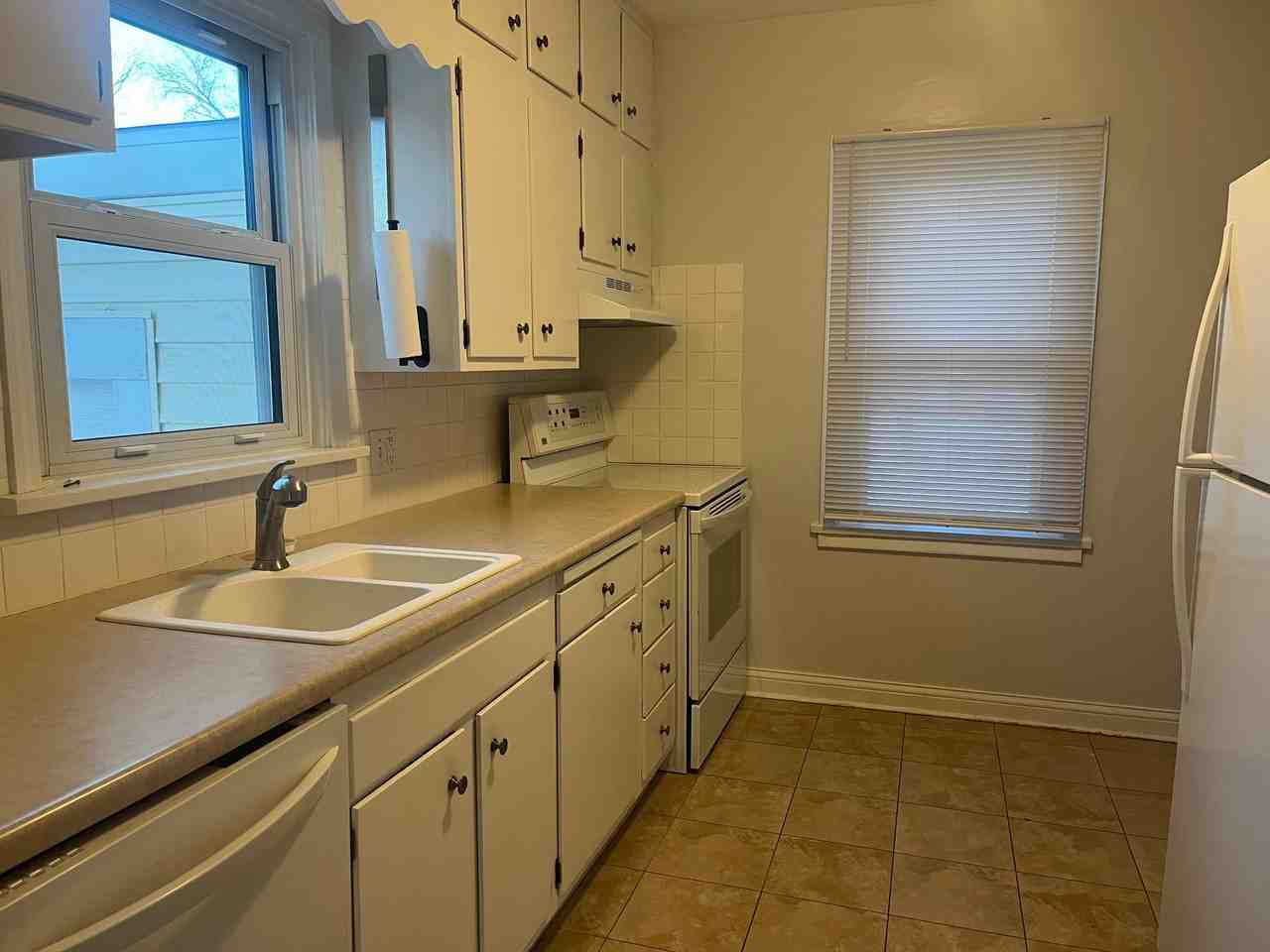 3024 S 2nd St - Photo 3 of 11