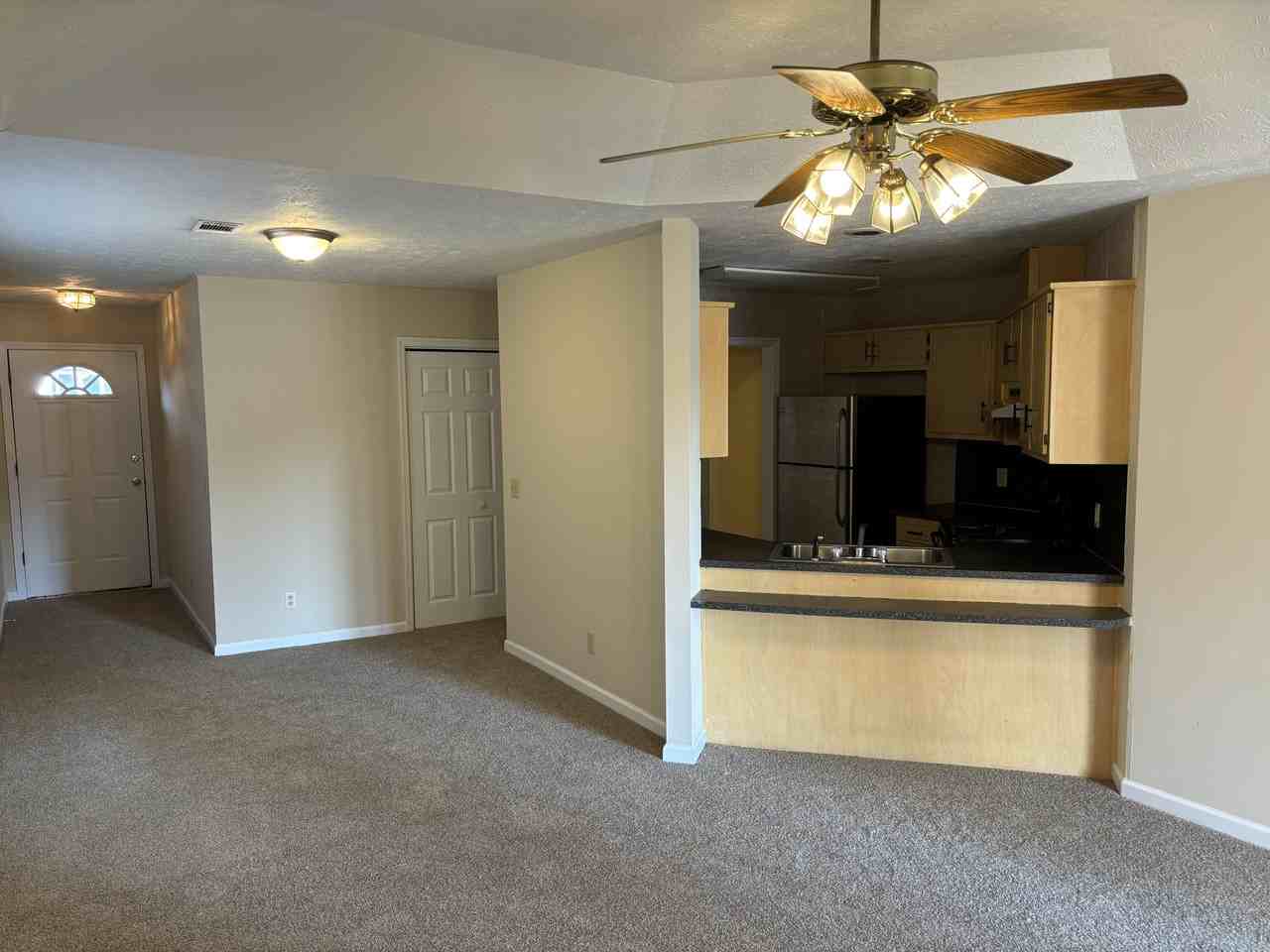 7001 Robins Nest Dr - Photo 3 of 10