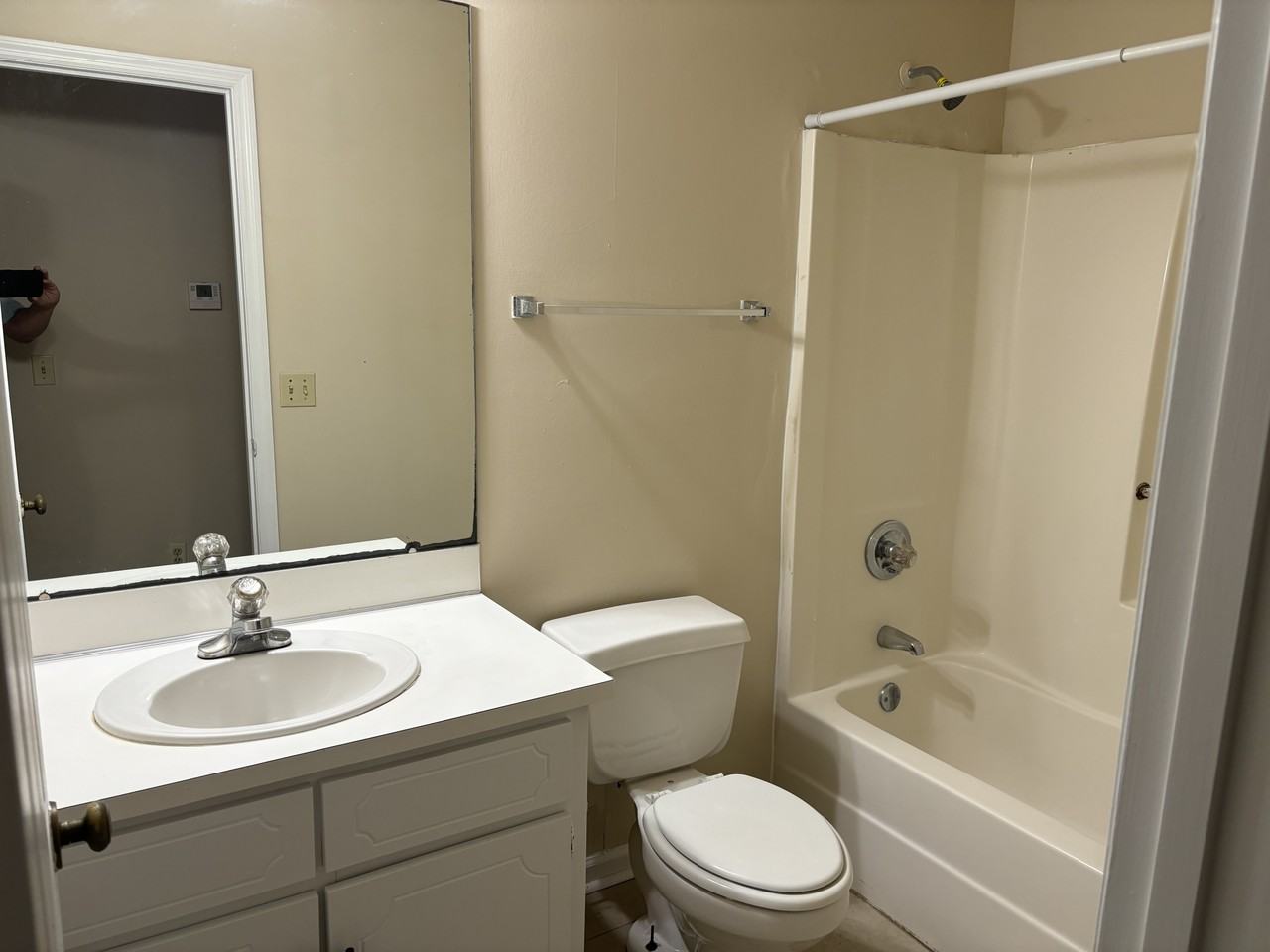 7001 Robins Nest Dr - Photo 6 of 10