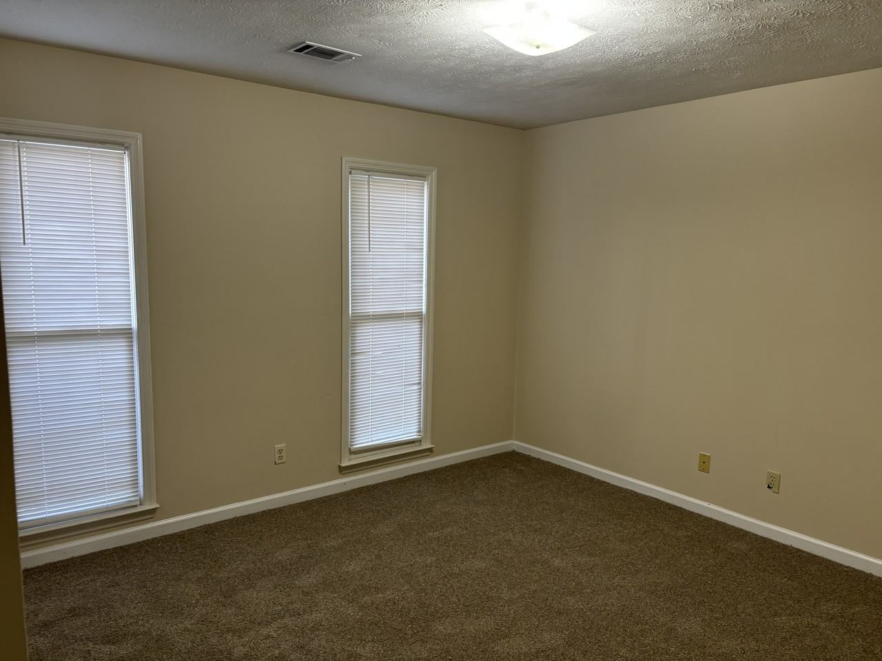 7001 Robins Nest Dr - Photo 7 of 10