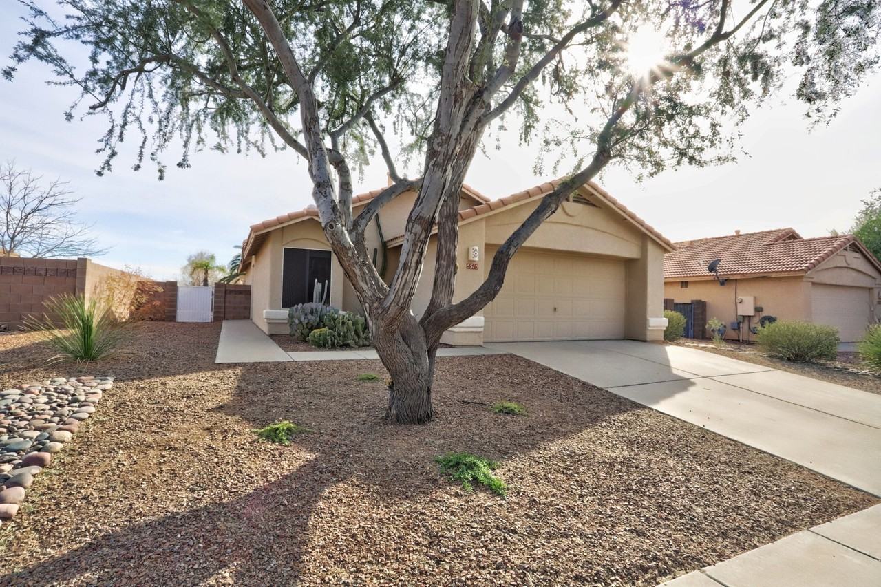 5515 W Durham Hills St - Photo 2 of 47