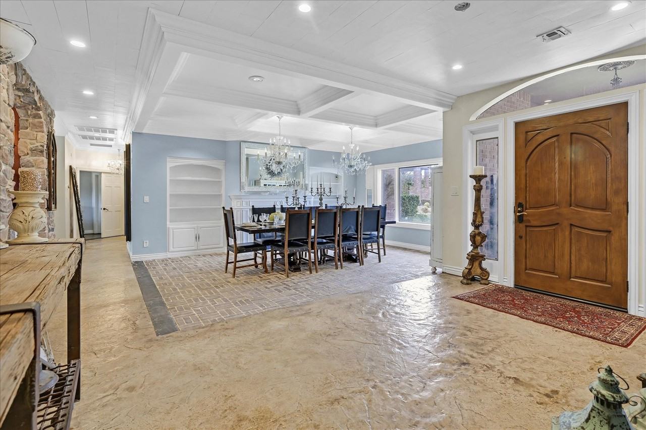 2440 High Vista Circle - Photo 3 of 45